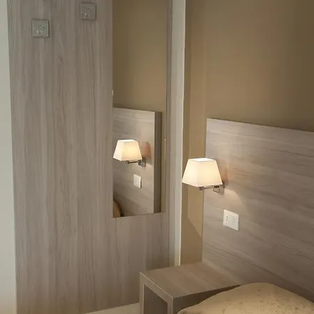 Valentina Hotel 2*